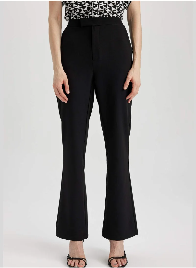 ديفاكتو Woman Flare Fit Woven Trousers
