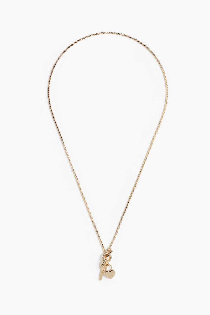 اتش اند ام قلادة مزيّنة بحلية