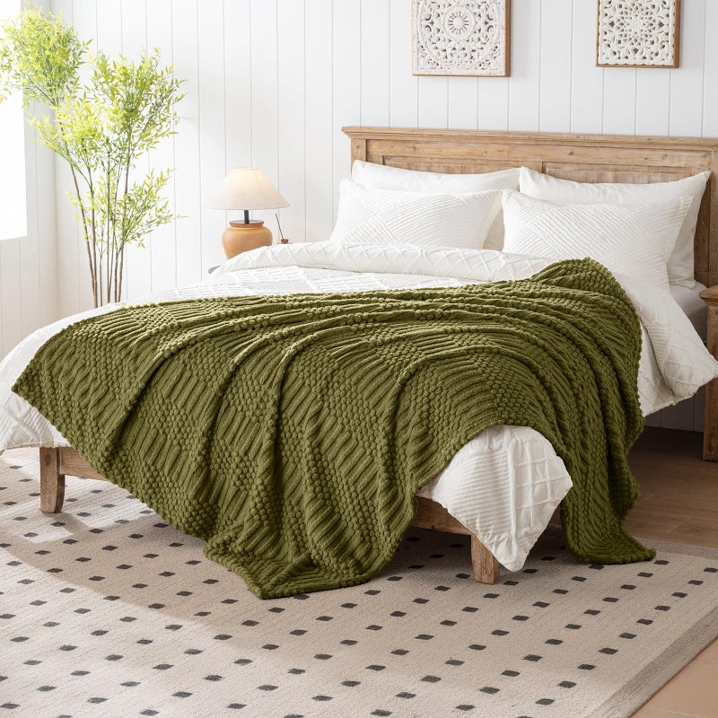 Lussena 50x70 Inch Green Throw Blanket - Soft & Fluffy Fleece, Cute & Aesthetic, Perfect for Sofa, Couch, Chair, Bed, Living Room & Bedroom, All-Season Use, Plush & Cozy Decorative Blanket - Image 3