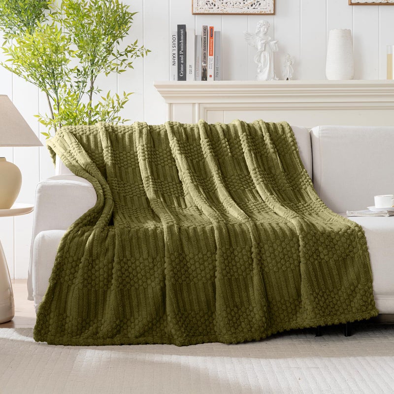 Lussena 50x70 Inch Green Throw Blanket - Soft & Fluffy Fleece, Cute & Aesthetic, Perfect for Sofa, Couch, Chair, Bed, Living Room & Bedroom, All-Season Use, Plush & Cozy Decorative Blanket - Image 2