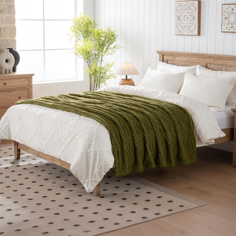 Lussena 50x70 Inch Green Throw Blanket - Soft & Fluffy Fleece, Cute & Aesthetic, Perfect for Sofa, Couch, Chair, Bed, Living Room & Bedroom, All-Season Use, Plush & Cozy Decorative Blanket - Image 5
