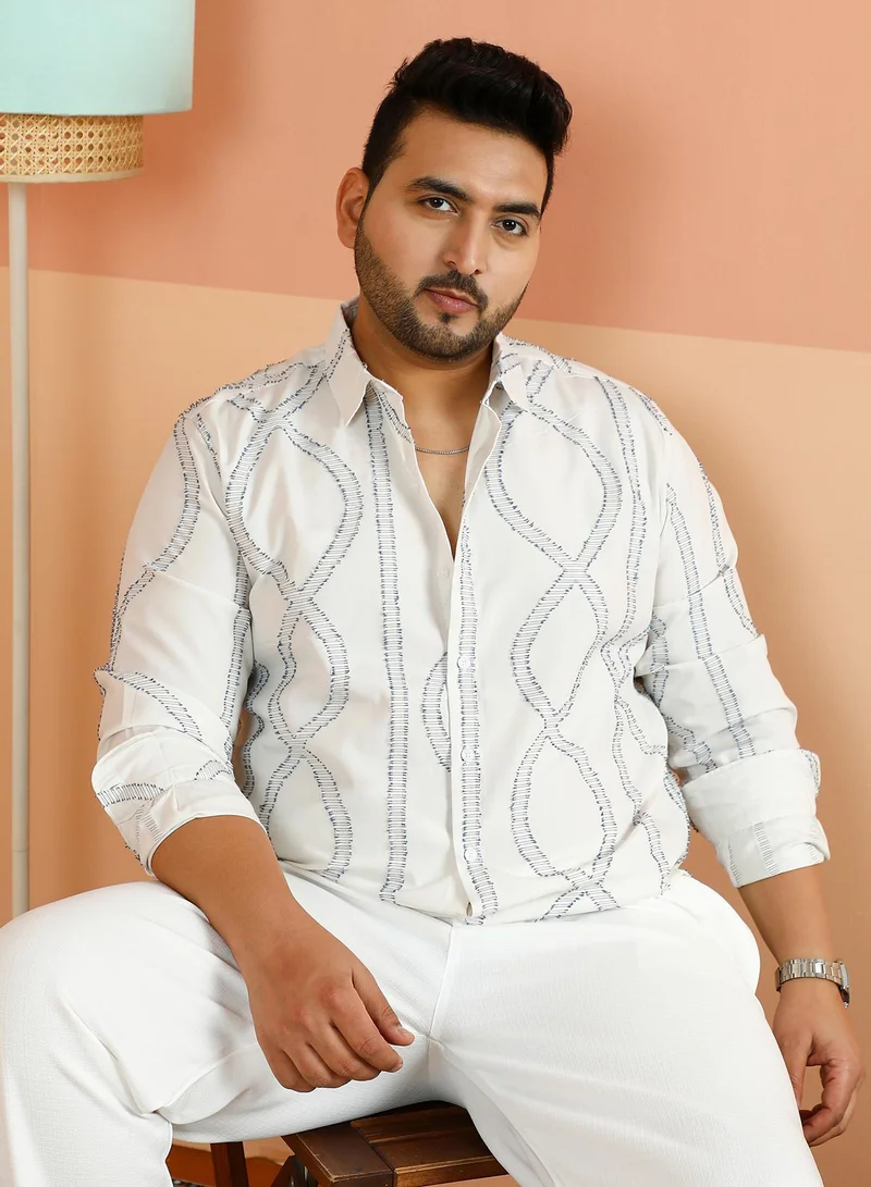 انستافاب بلس قميص رجالي أبيض طباشيري بنسيج حلزوني مقاس بلس للملابس الكاجوال بياقة ممتدة وأكمام طويلة بأزرار