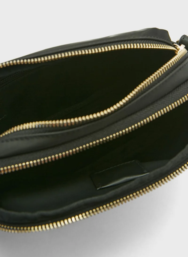 TOMMY HILFIGER Narrow Strap Crossbody