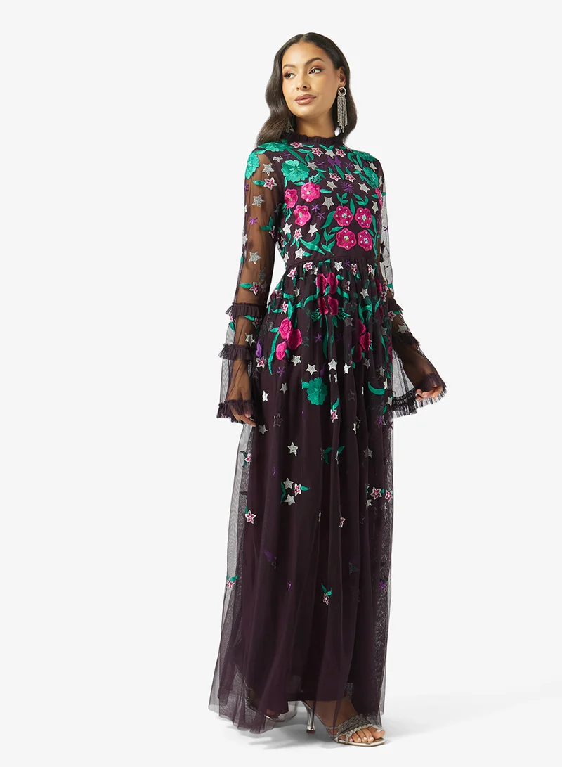 فروك اند فرل فستان ماكسي مزين بأكمام مكشكشة