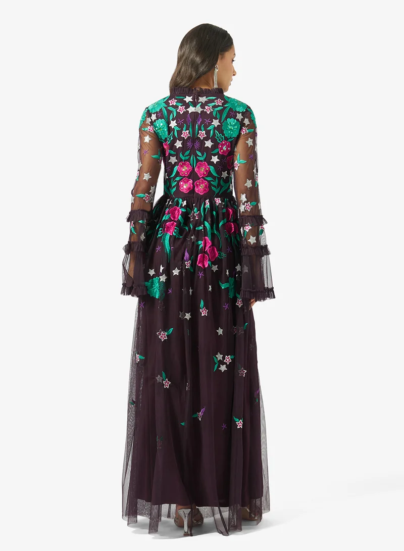 فروك اند فرل فستان ماكسي مزين بأكمام مكشكشة