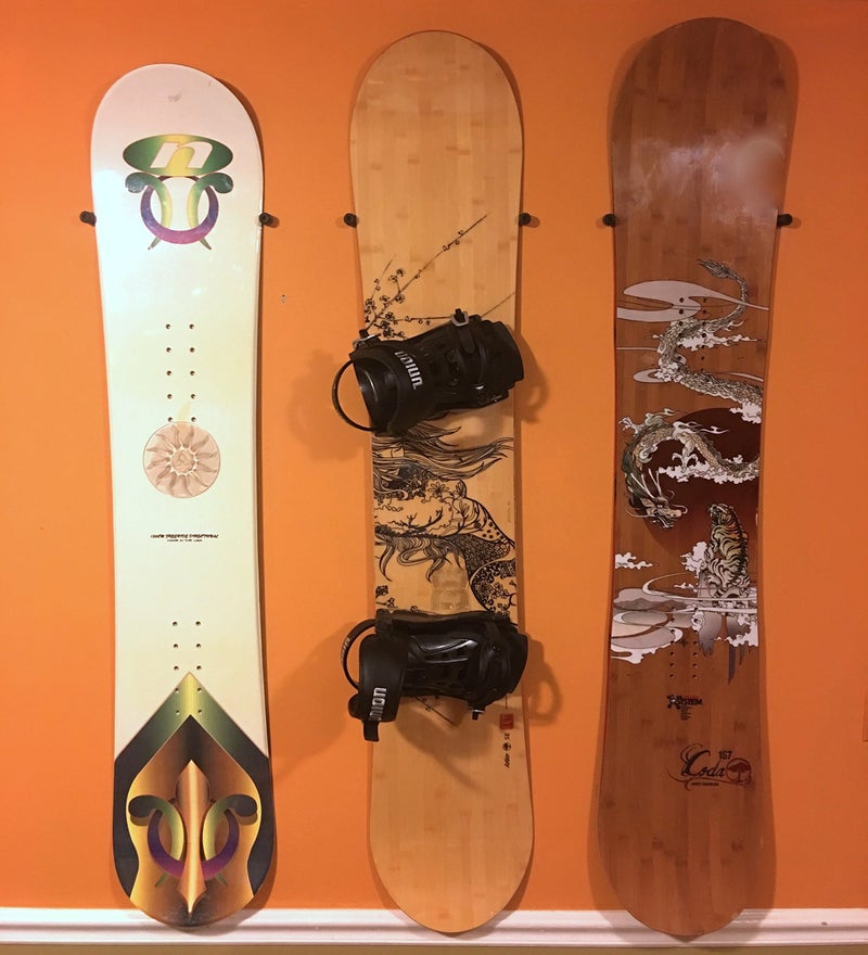 StoreYourBoard Cinch Minimalist Snowboard Wall Mount, Indoor Display Storage Rack (Cinch) - Image 3