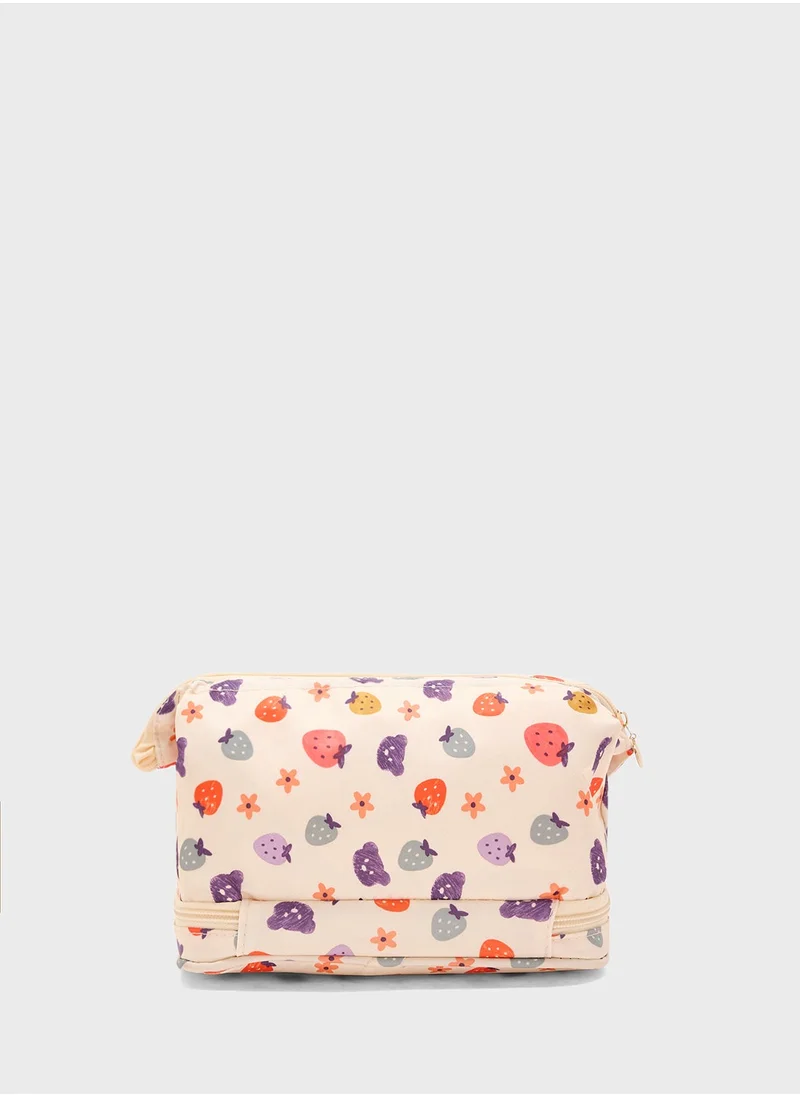 جينجر Quirky Strawberry Print Cosmetic Bag