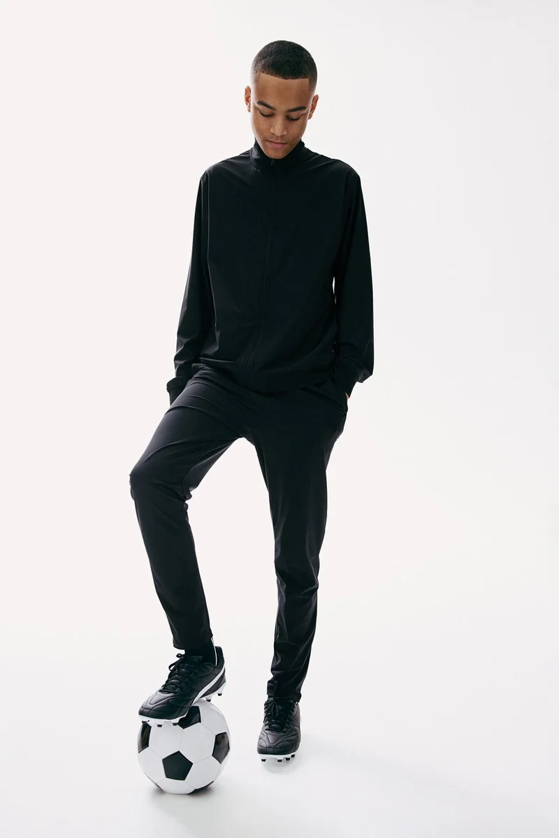 اتش اند ام جاكيت رياضي لكرة القدم من نسيج دراي موف