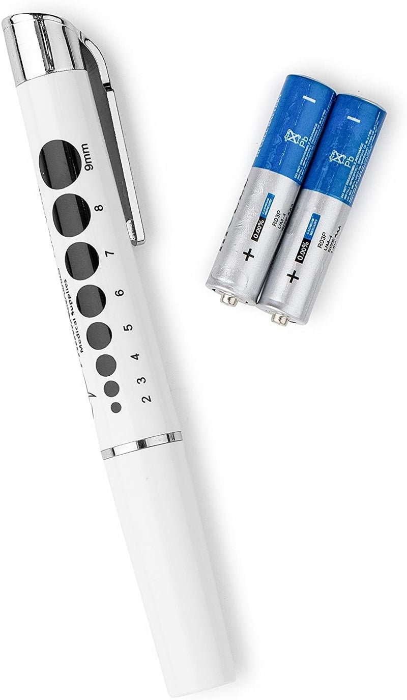 قلم ضوء تشخيصي LED من برايم كير DL9325 مع مقياس بؤبؤ مطبوع قابل لإعادة الاستخدام وخفيف الوزن للأطباء وطلاب التمريض و EMT مع بطاريات مضمّنة باللون الأبيض