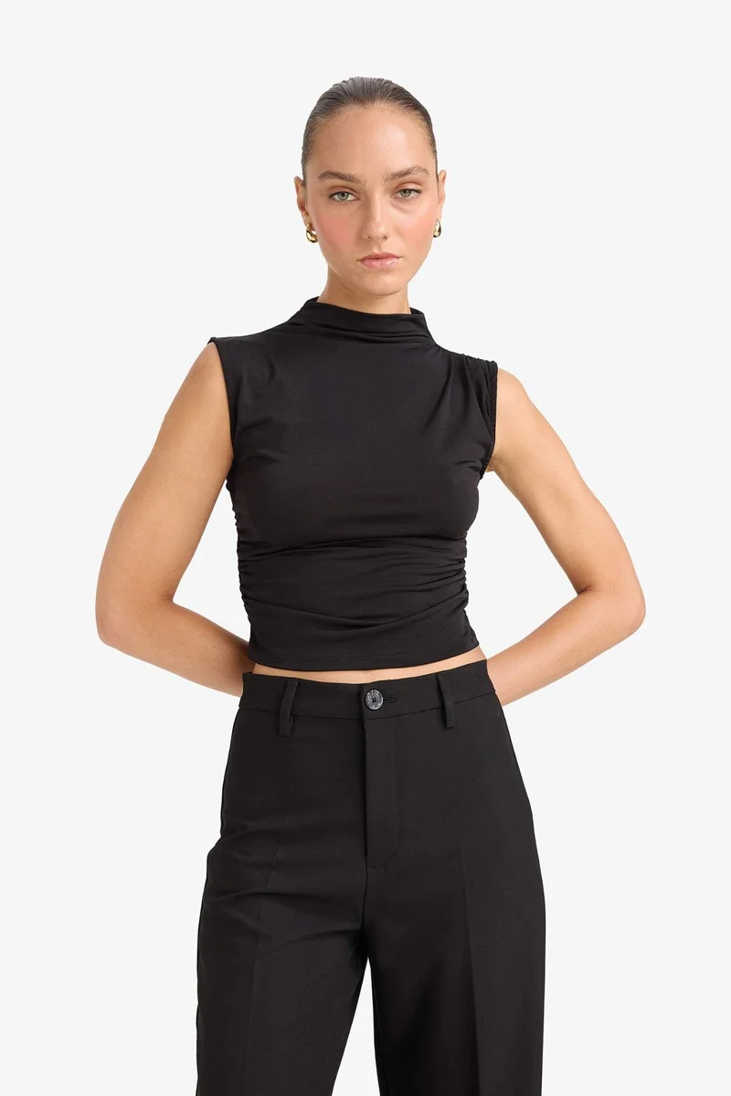 ديفاكتو Slim Fit Half Turtleneck Sleeveless Blouse