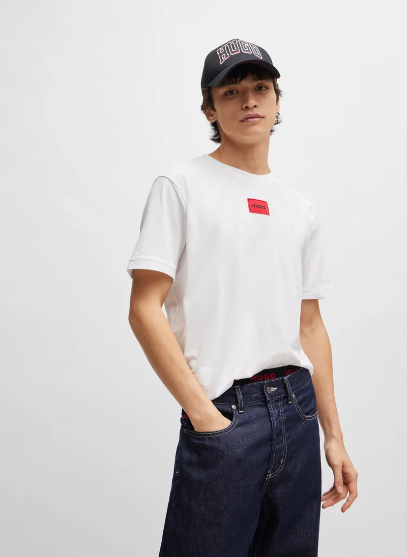 هوجو Cotton T-shirt with red logo label