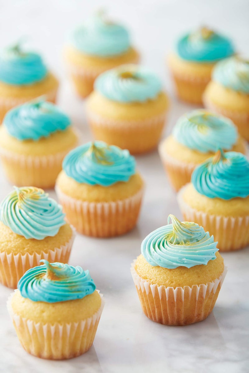 Wilton Edible Gold Glitter Spray, 0.35 oz. - Image 3