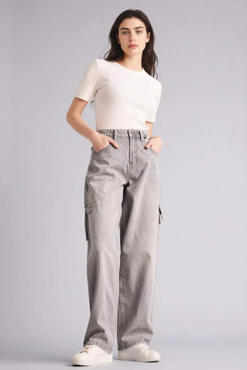 ديفاكتو Regular Hem Jeans