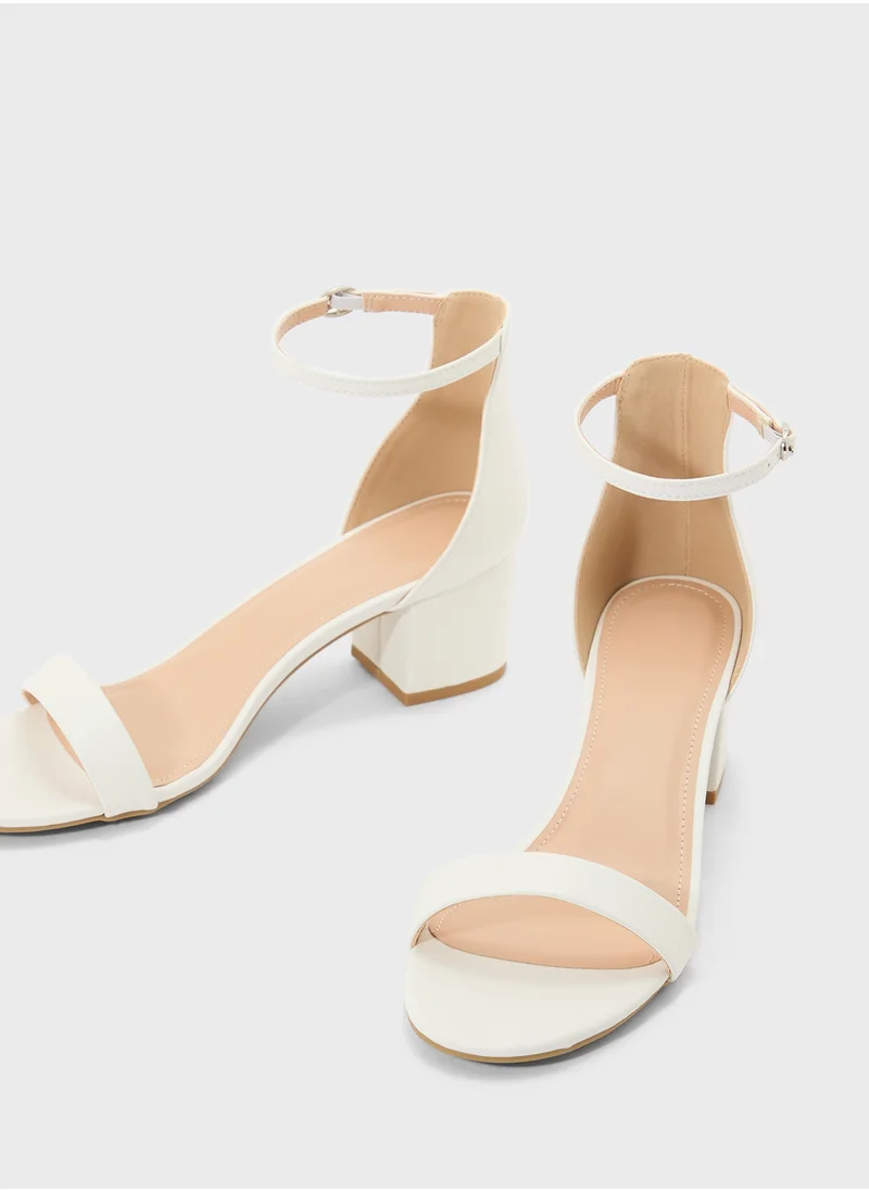 ترافل من نمشي Block Heel Clip Open Sandal