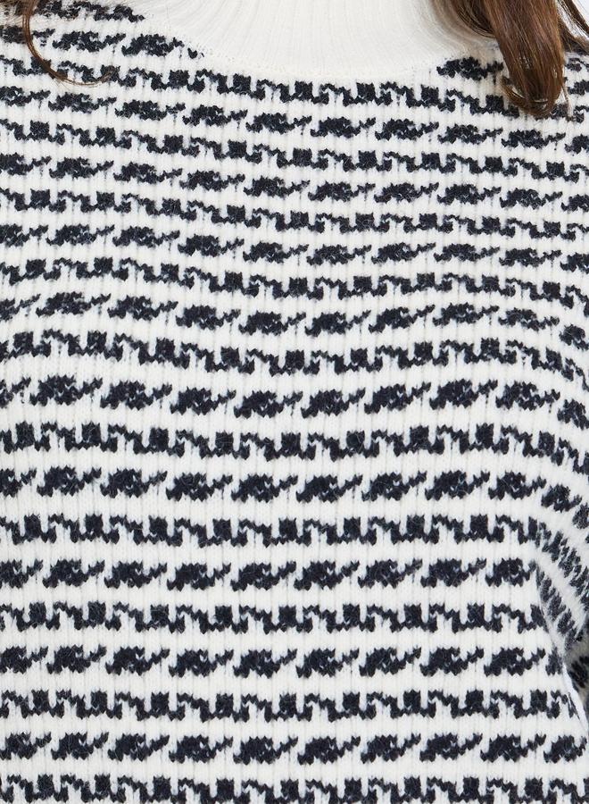 Styli Regular Fit Turtle Neck Patterned Sweater - Image 4