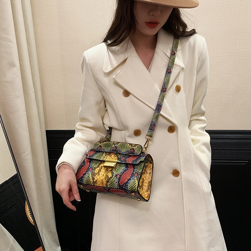 Small Square Bag Women'S 2023 New Women'S Bag Women'S Commuter Shoulder Bag Contrast Color Snake Pattern Chain Underarm Crossbody Bag - Image 5