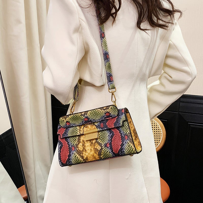 Small Square Bag Women'S 2023 New Women'S Bag Women'S Commuter Shoulder Bag Contrast Color Snake Pattern Chain Underarm Crossbody Bag - Image 4