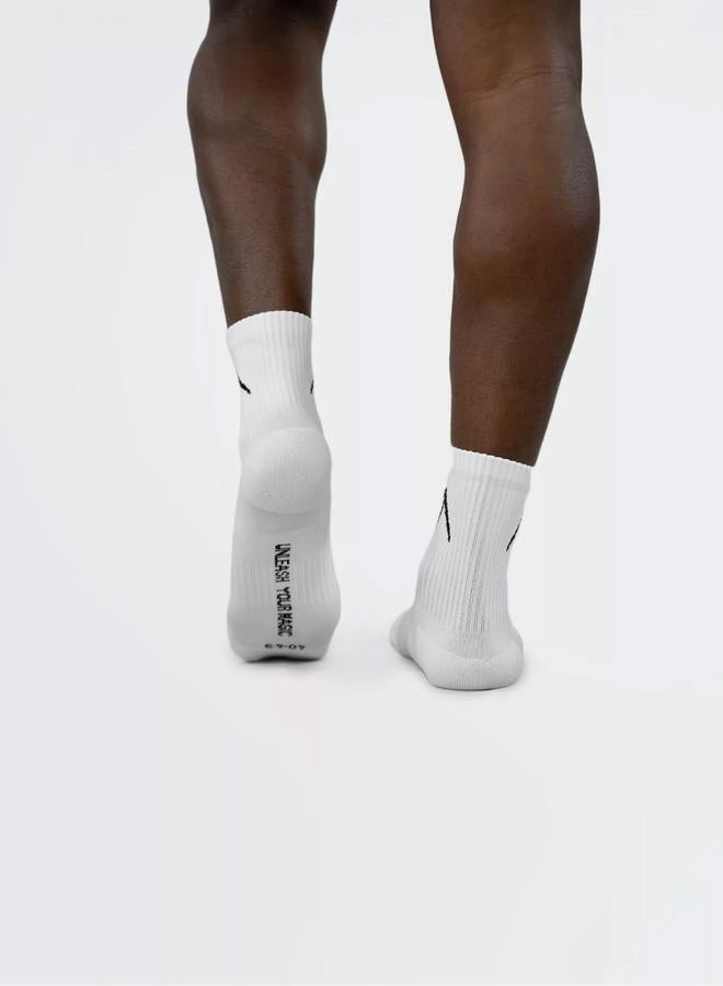 Wizard Pack of 3 - White Short Crew Dry Touch Socks - Image 2