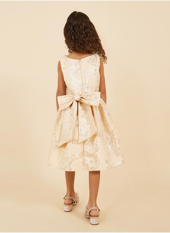 Styli Floral Jacquard Sleeveless A-Line Dress with Bow Detail  - Image 5