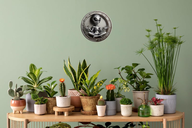 CSWLJS Alien Yoga Metal Wall Art Round Vintage Extraterrestrial Meditation Decorative Sign Home Decoration Unique Sci-Fi Theme Decor Room Decor 8x8 In - Image 5