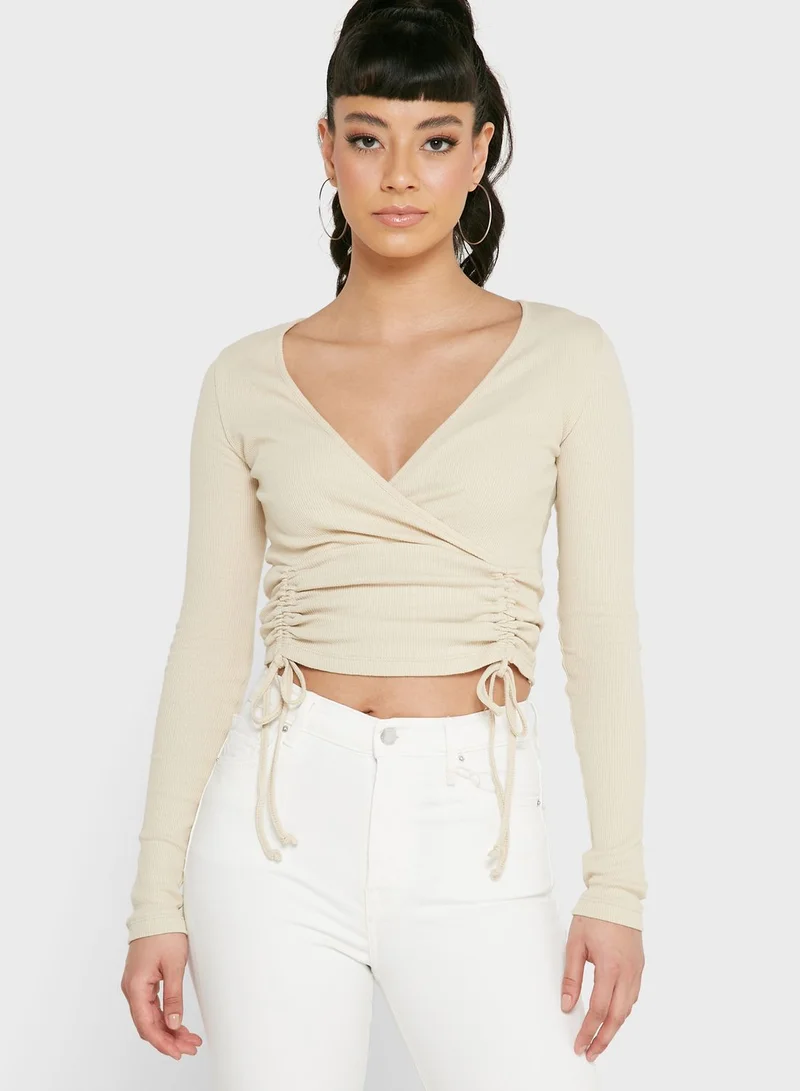 boohoo V-Neck Ruched Crop Top