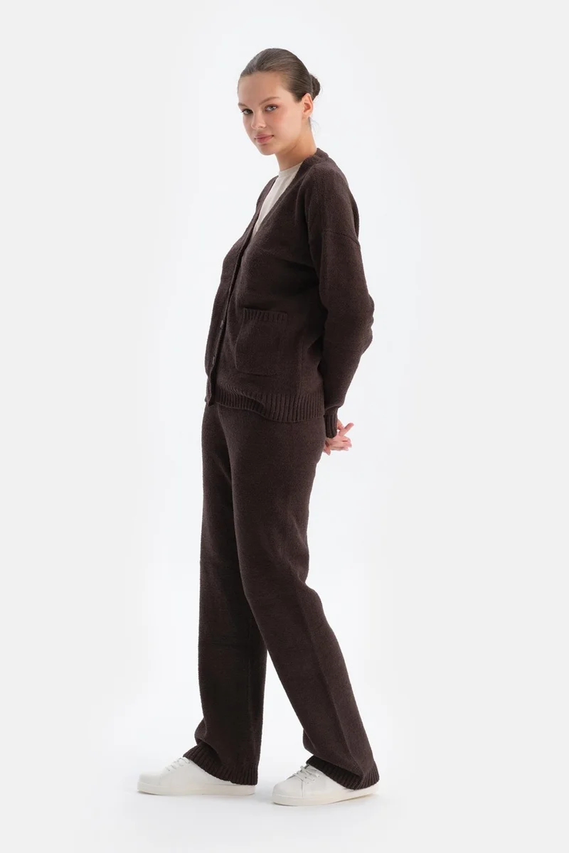 داجي Dark Brown Chenille Trousers