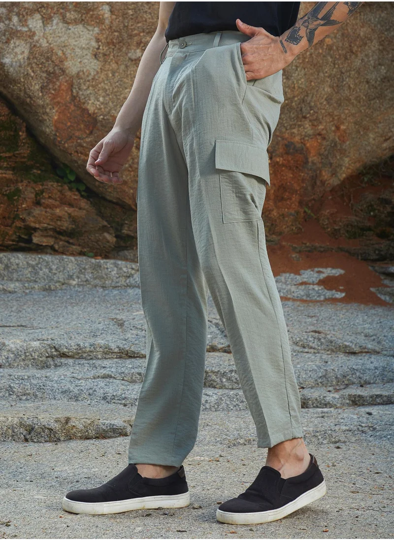 كامبوس سوترا Campus Sutra Men's Sage Green Crinkled Utility Trousers For Casual Wear | Regular Fit | Low-Rise | Button Closure | Cargo Pants Crafted With Comfort Fit For Everyday Wear