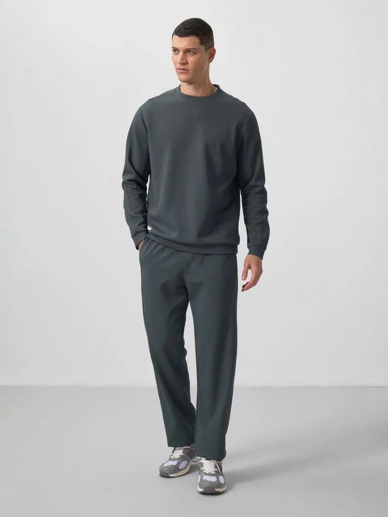 تومي لايف TOMMY Men's Oversized Sweatshirt And Pants Set