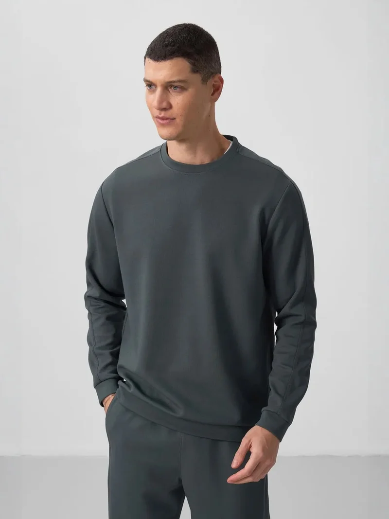 تومي لايف TOMMY Men's Oversized Sweatshirt And Pants Set