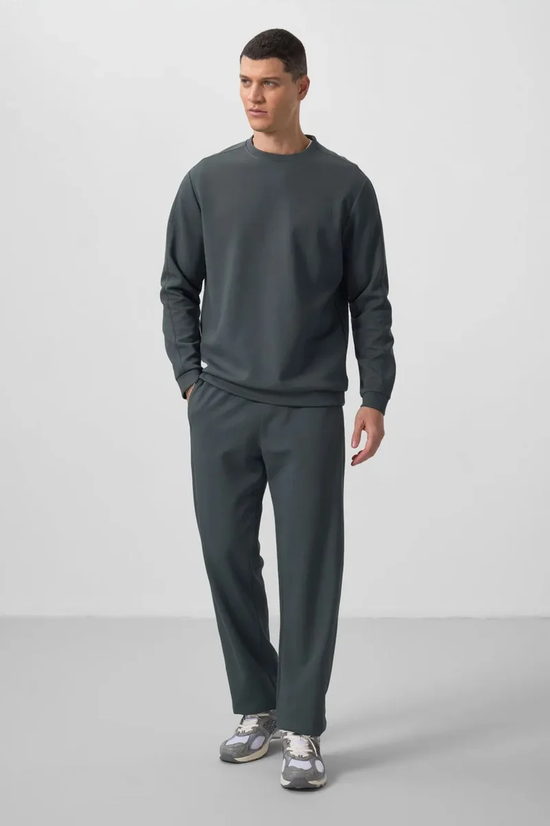 تومي لايف TOMMY Men's Oversized Sweatshirt And Pants Set