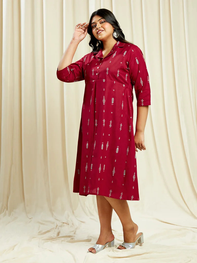 جلو باص جلوبلس فستان ميدي نسائي مقاس كبير بياقة مشقوقة وطبعات عرقية وأزرار