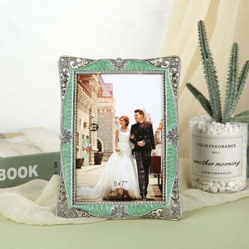 Goutangen 5x7 Vintage Green Picture Frame with Brass Metal Photo Frame Ornate Antique Art Decor, Clear Glass Front, Unique Gifts for Couple Women Wedding Mothers Day, Horizontally & Vertically - Image 3