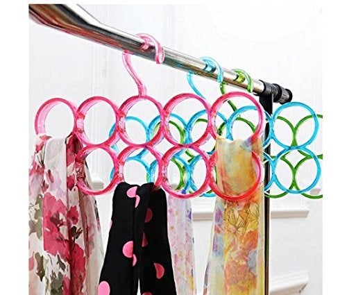 Mayatra's مجموعة مايتر من حلقتين بلاستيك دائريتين 10 لتعليق الأوشحة، الشالات، الربطات، الأحزمة، ملحقات خزانة تنظيم الملابس (اللون حسب المتوفر) - Image 2