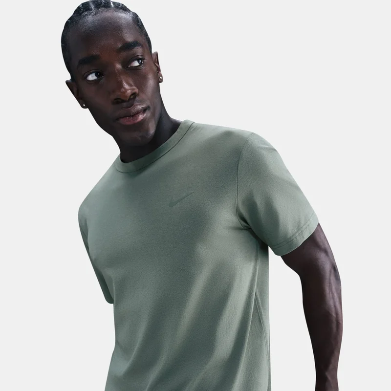 نايكي Men's Dri-FIT Hyverse UV Training T-Shirt