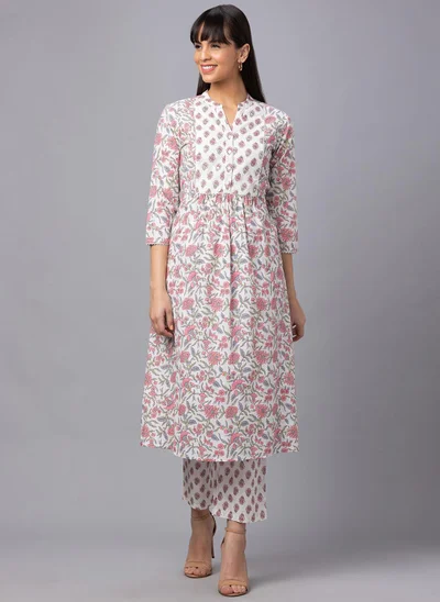 globus Globus Women Floral Printed A-Line Kurta With Trousers
