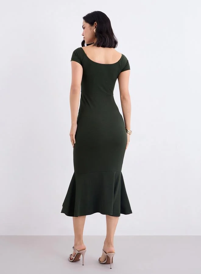 Styli Styli Olive Sweetheart Neck Bodycon Midi Dress