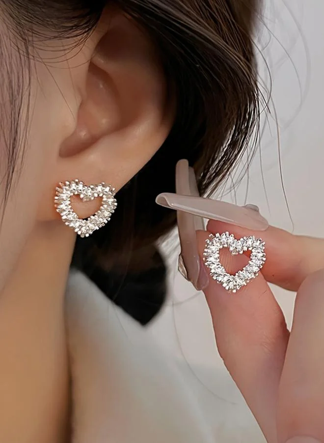 تايك تو أقراط دبوسية بشكل قلب مزين