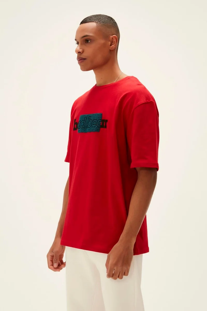 باد بير Taped T-Shirt Crimson Red Red Printed Men's T-Shirt