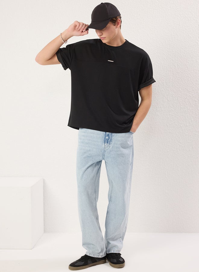 trendyol Black Oversize/Wide Cut Metal Label Detail Soft Tissue Interlock Fabric T-Shirt - Image 5