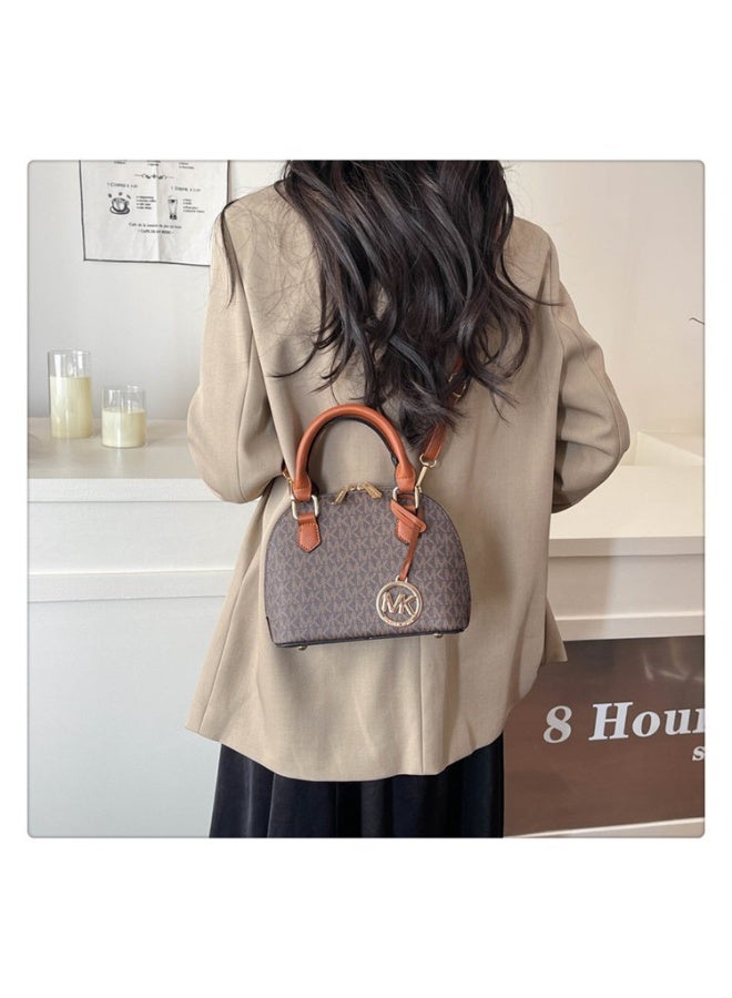 MK classic bag, can be converted into a crossbody bag, suitable for holding camera lenses. Classic themed design - Image 4