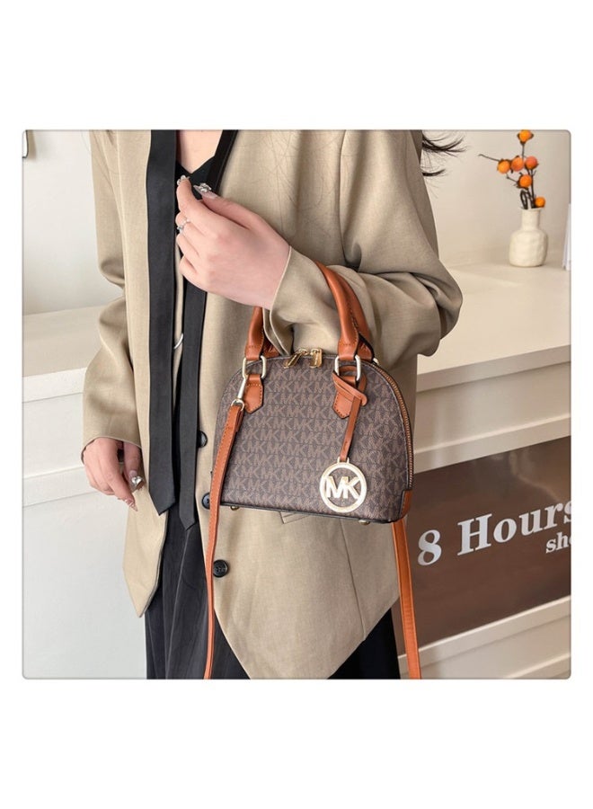 MK classic bag, can be converted into a crossbody bag, suitable for holding camera lenses. Classic themed design - Image 3