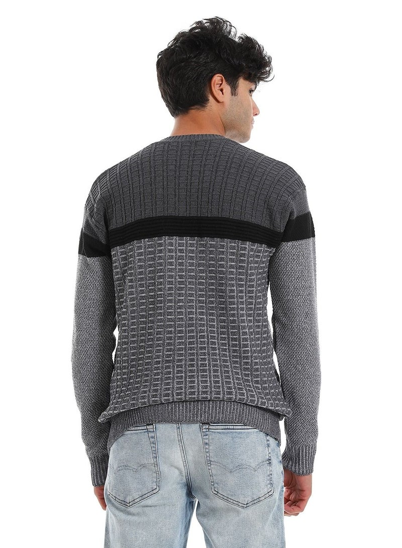 سيزار تيشرت صوف رجالي مزود بتصميات متعددة - Image 3