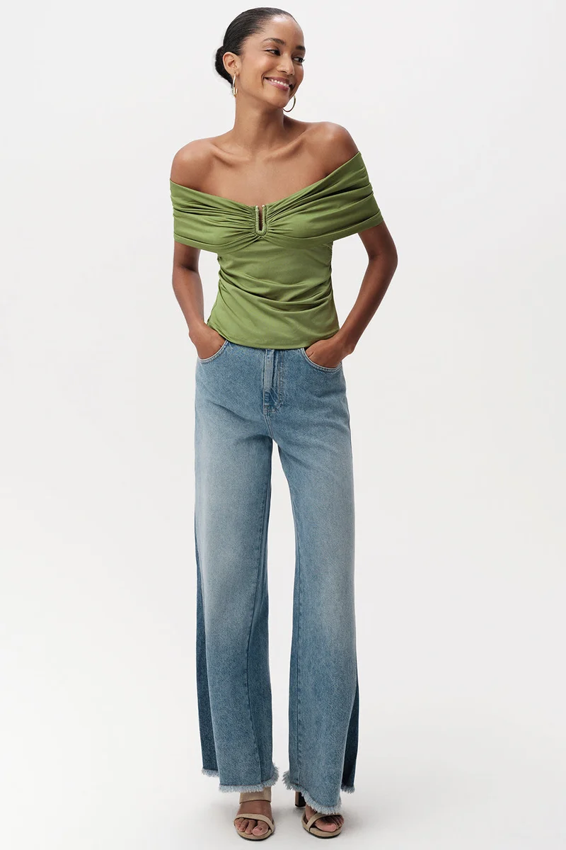 Exquise Off-the-shoulder slim-fit knitted khaki blouse with metal buckle.