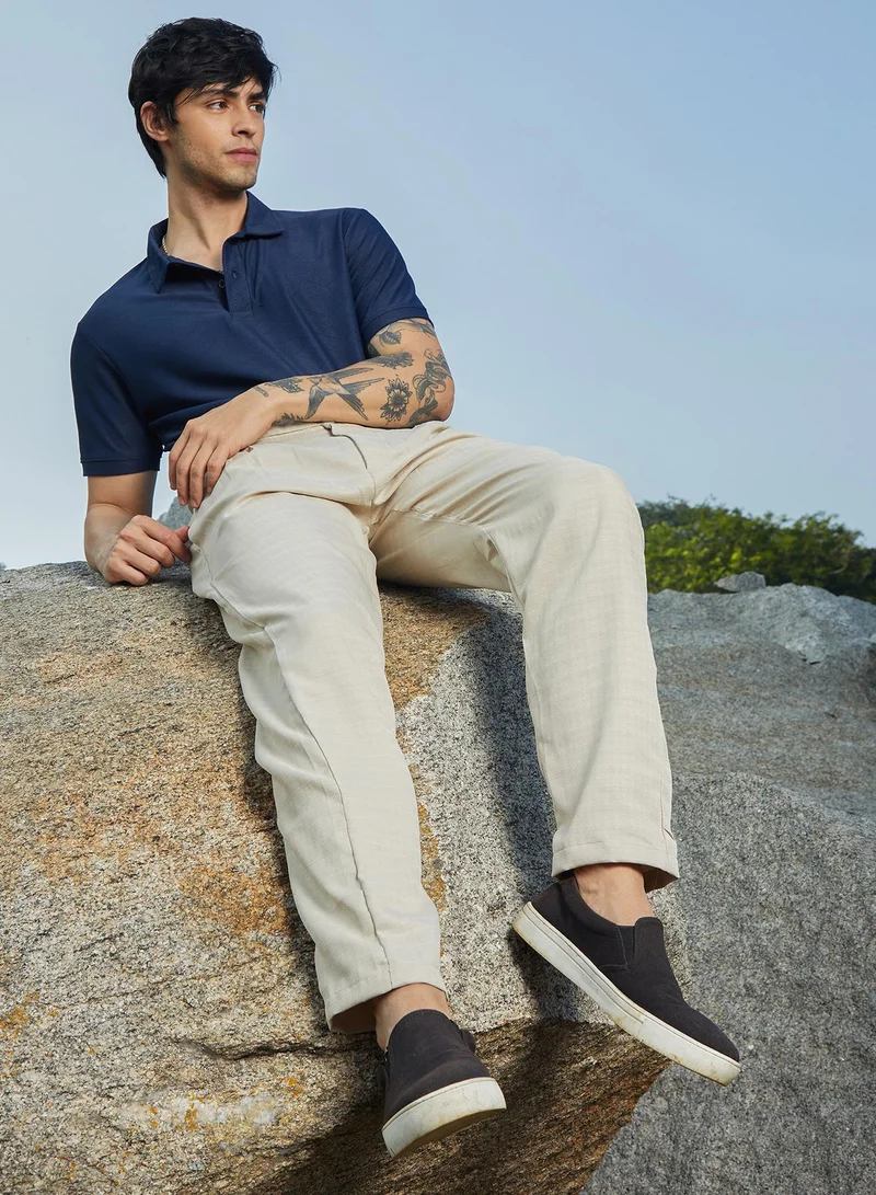 Campus Sutra Campus Sutra Men's Saltbox Beige Korean Tailored Trousers For Casual Wear | Regular Fit | Low-Rise | Button Closure | Trousers Crafted With Comfort Fit For Everyday Wear