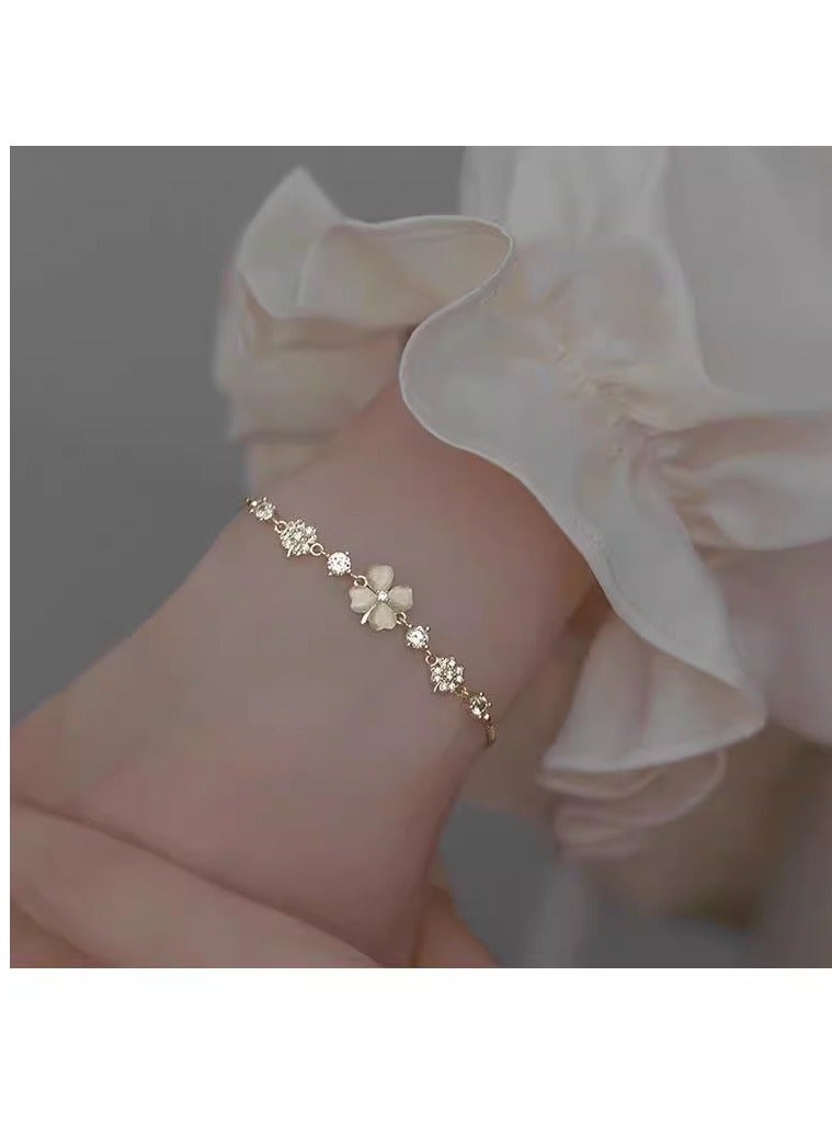 Four Leaf Clover Adjustable Bracelet for Women – Elegant Pull Chain Design, Niche Light Luxury Jewelry, Minimalist Lucky Charm Wrist Accessory - Image 1