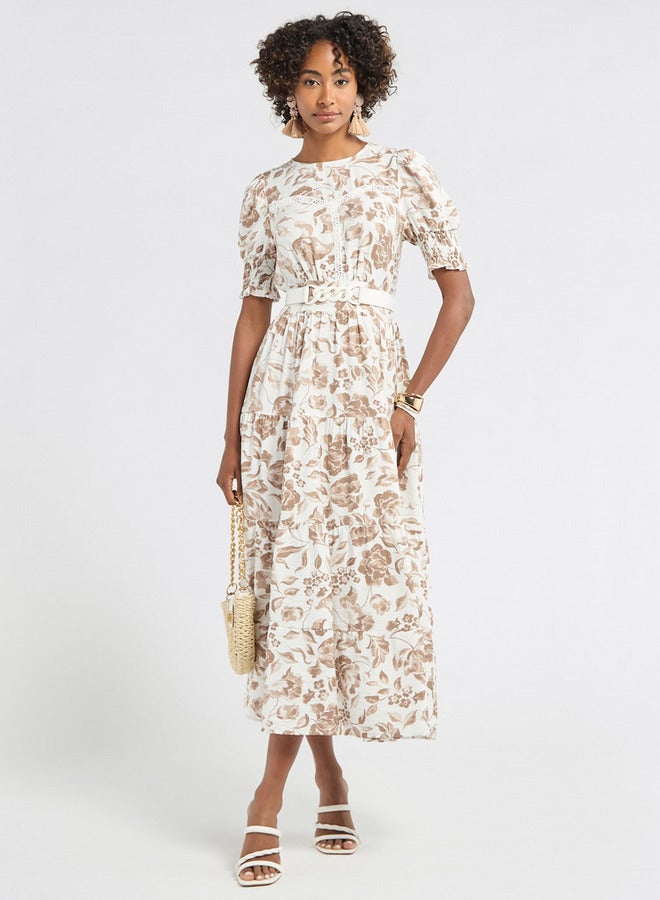 سبلاش فيڤ فستان ميدي بطبعات أزهار ودرزات وتفاصيل دانتيل - Image 2