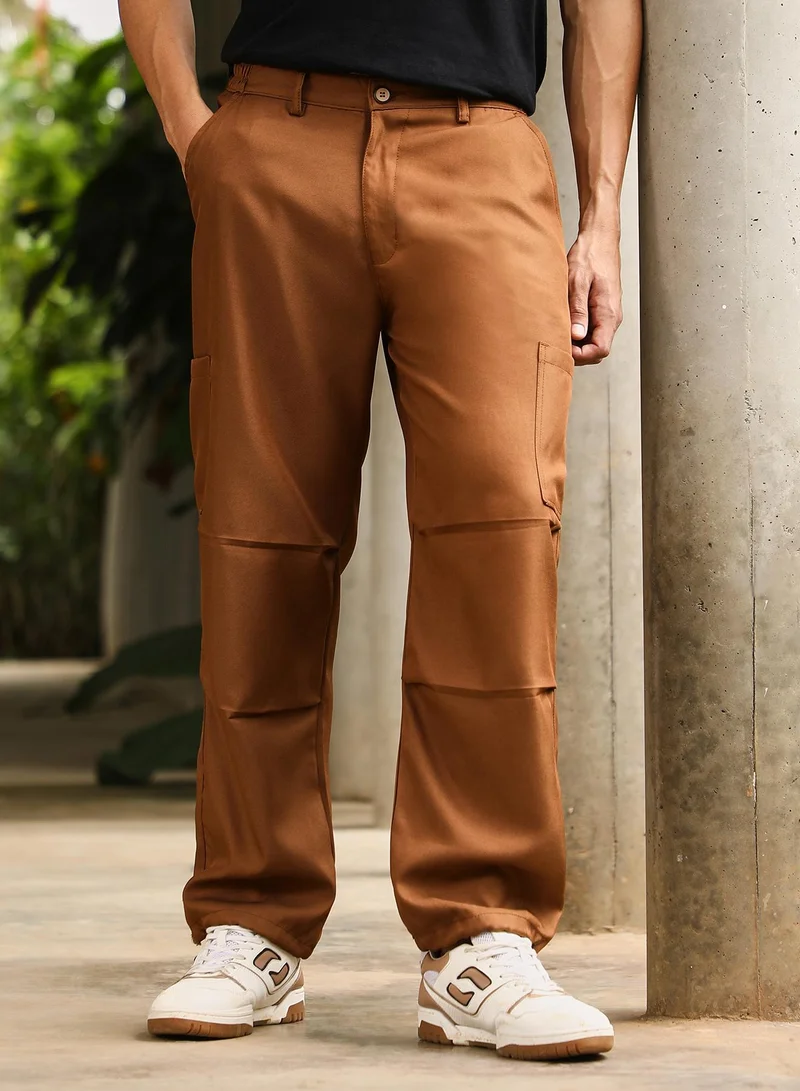 كامبوس سوترا بنطلون تشينو رجالي بقصة باراشوت بخصر متوسط ومرونة جانبية وفتحة مستقيمة وحافة سفلية مطوية من نسيج تويل صلب للملابس الكاجوال وملابس الشارع بلون بني محمر