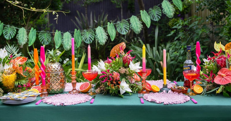 Talking Tables طقم من 12 طبق ورقي استوائي من توكينغ تيبل - أدوات مائدة قابلة للتصرف على شكل ورقة نخيل لحفلة أطفال في الغابة بموضوع هاواي لوا صيفي أخضر - Image 4