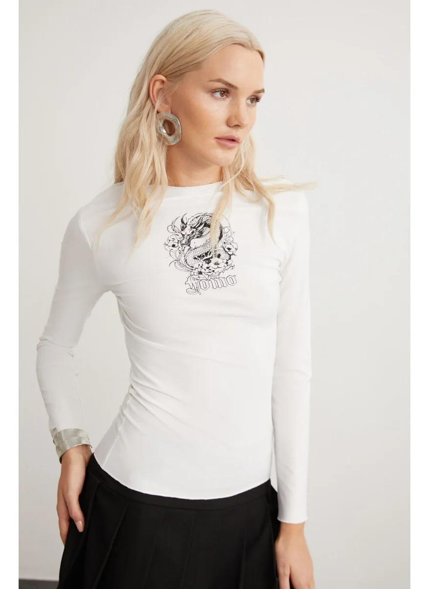 GRIMELANGE Zowı Women's Printed Detail Slim Fit Tight Fit Long Sleeve Crew Neck White T-shirt