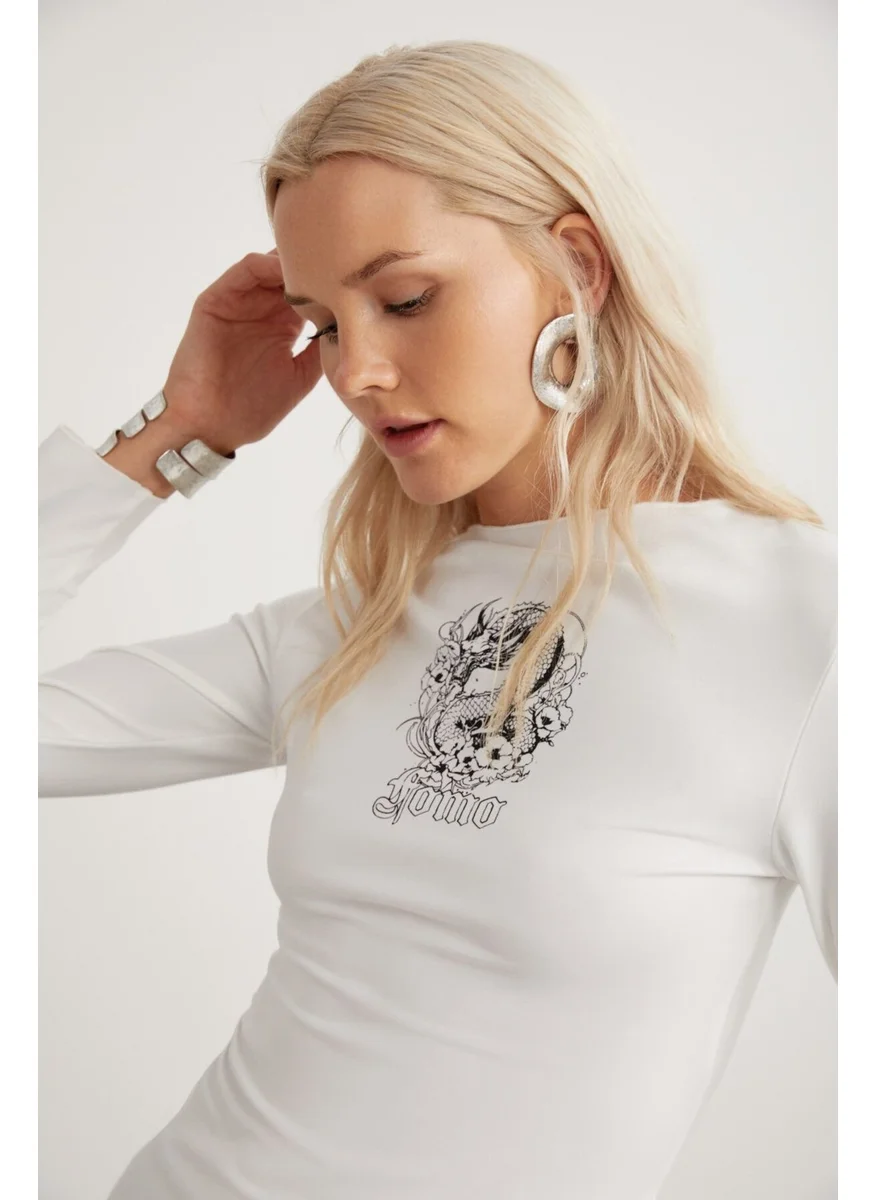 GRIMELANGE Zowı Women's Printed Detail Slim Fit Tight Fit Long Sleeve Crew Neck White T-shirt
